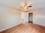 Photo - 574-576 MCINTOSH STREET Unit MCI574