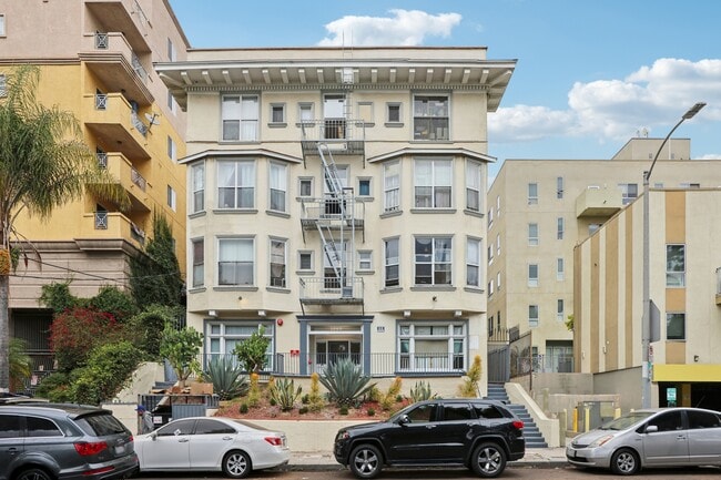 Building Photo - 1329 W. 5th St.