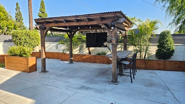 Photo - 6616 Plaska Ave