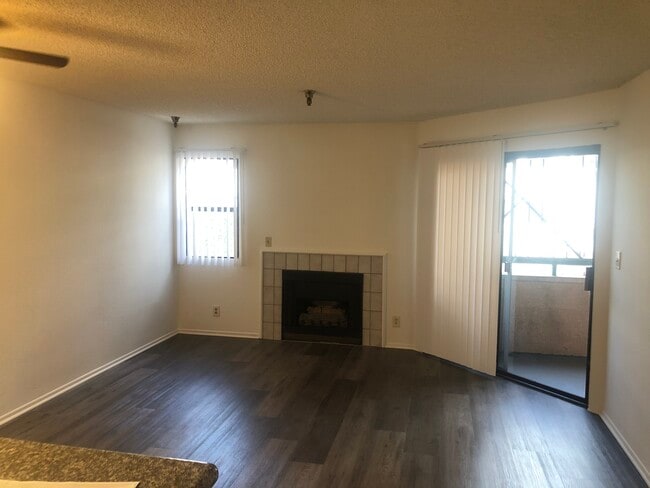 Building Photo - 1791 N Sycamore Ave