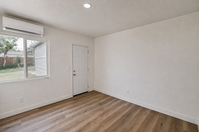 Building Photo - 12356 Fremont St Unit 3