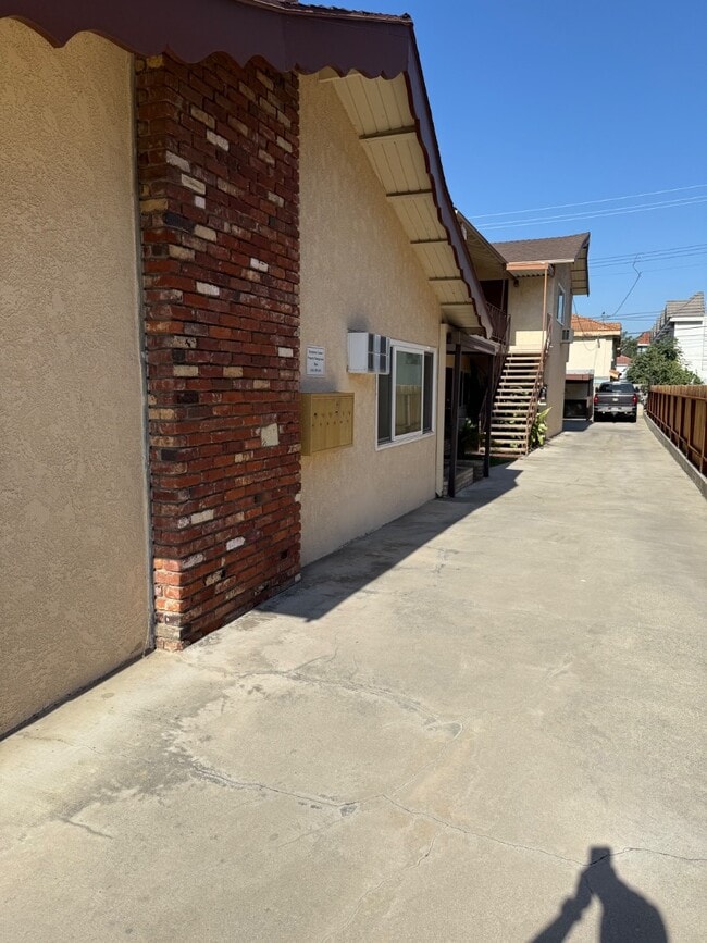 Photo - 307 N Curtis Ave