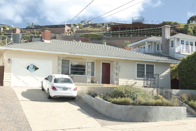 Building Photo - 846 Forward St Rental