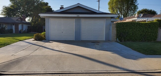 Building Photo - 14281 Green Valley Dr Unit B