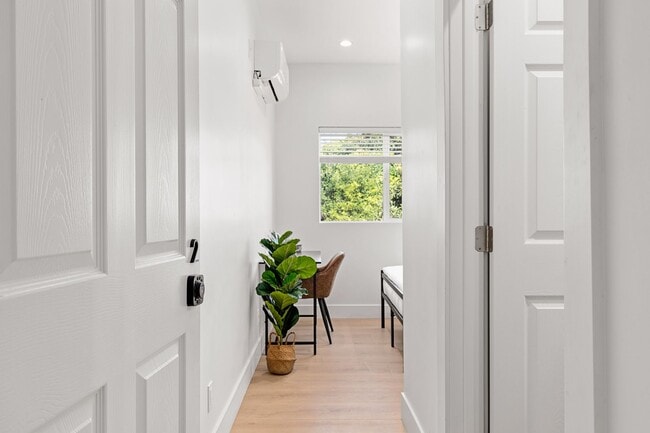 Photo - A 3 Bedroom apartment with ensuite bathroo... Unit Single Room - 2