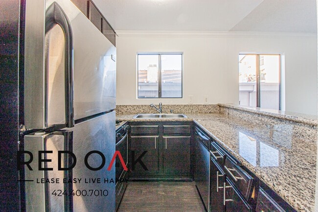 Photo - 1522 N Formosa Ave Unit 213