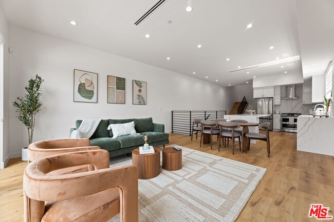 Photo - 5118 1/2 Laurel Canyon Blvd Condo
