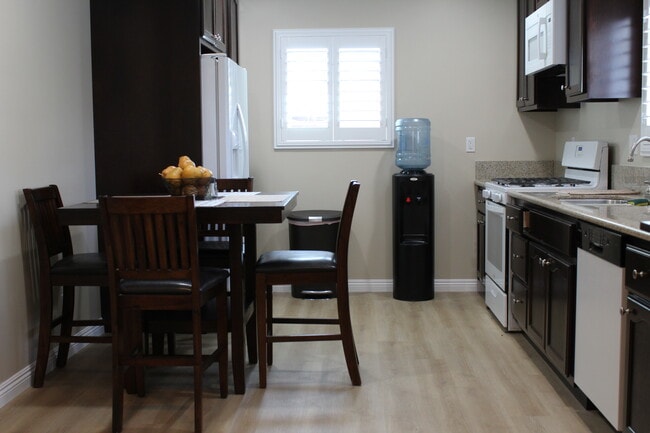 Kitchen - 8864 Earhart Ave