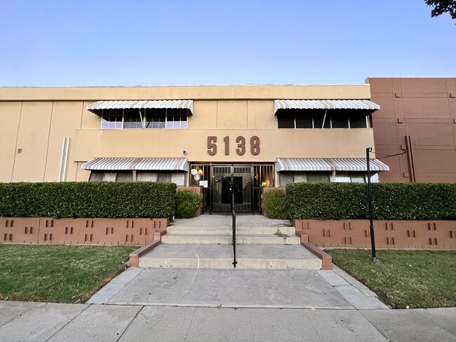 Building Photo - 5138 Hazeltine Ave