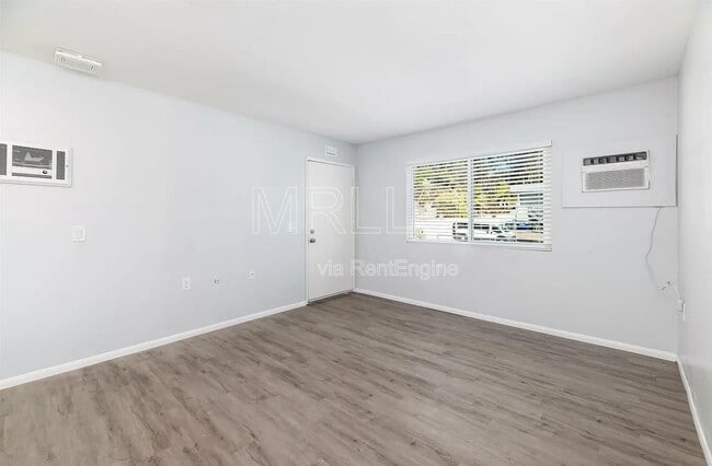 Photo - 6738 University Ave