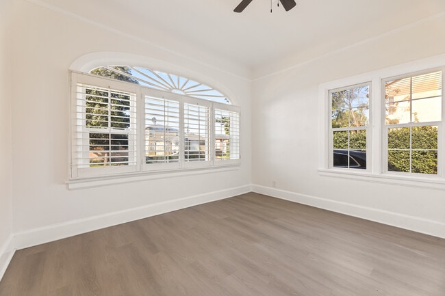 Photo - 6250 S Van Ness Ave