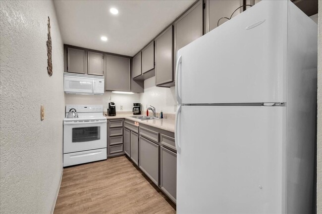 Photo - 2860 N Los Felices Rd Unit 101