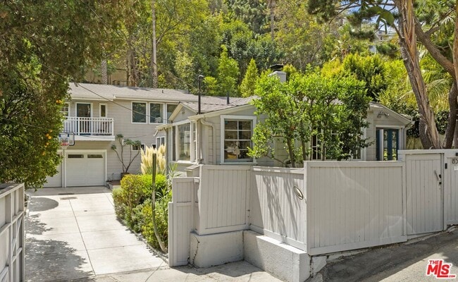 Photo - 8534 Walnut Dr
