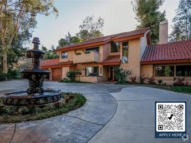 Building Photo - Spacious 5-Bedroom Home for Rent in Prime ...