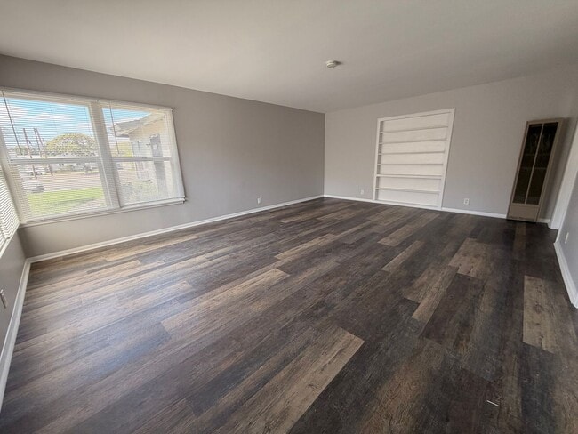 Photo - 4554 N Lakewood Blvd Unit 4554