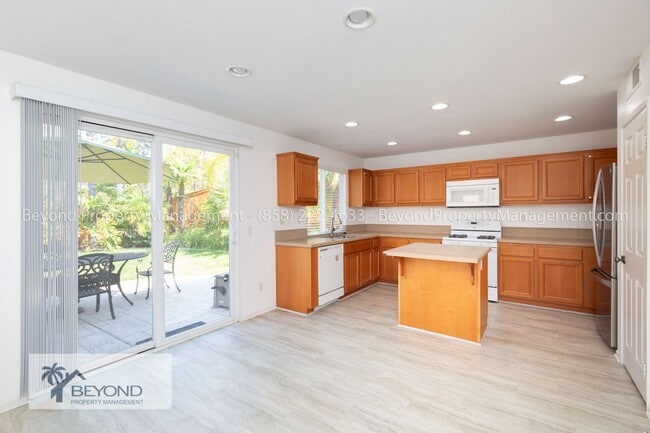 Building Photo - ***SOLAR***GATED ACCESS***2 CAR GARAGE***P... Rental