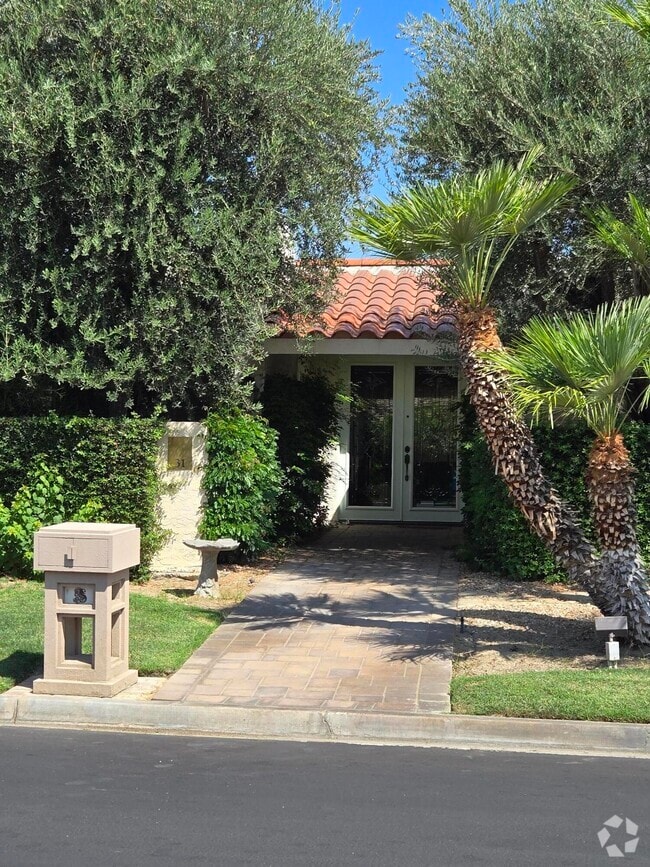 Building Photo - 31 Stanford Dr Rental