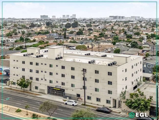 Building Photo - 1492