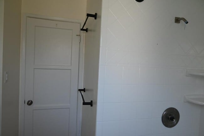 Photo - 14822 Fonthill Ave