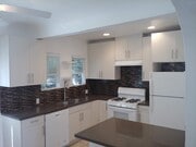 Kitchen - 649 N Harper Ave Unit 649 N. Harper Ave