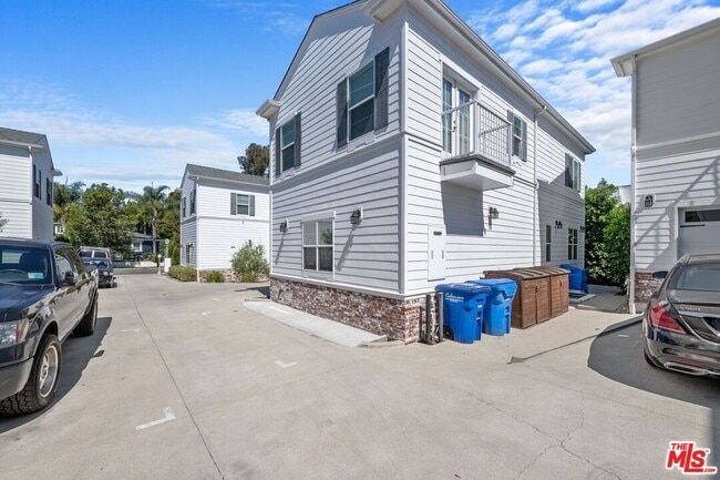 Photo - 4227 Ince Blvd Unit #B