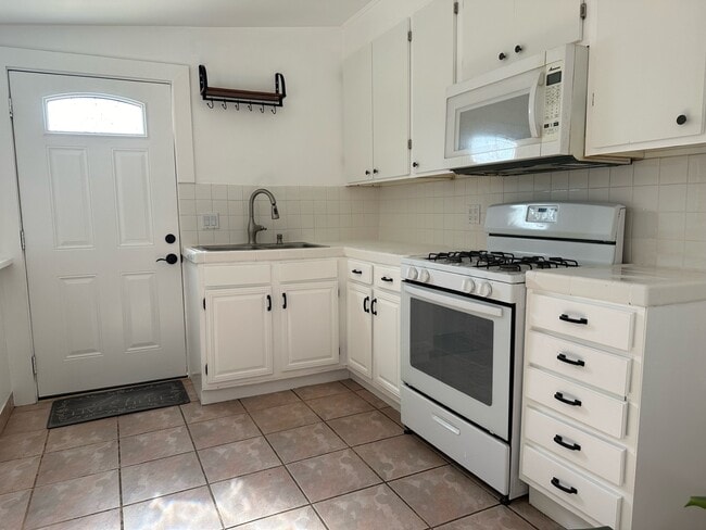 Photo - 7231 Vanalden Ave Apartments Unit 7231 Vanalden