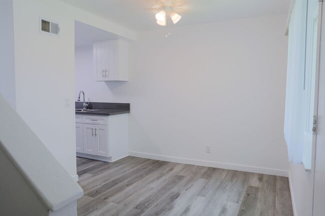 Photo - 2709 S Baker St Unit C