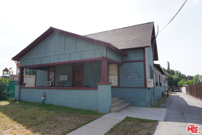 Building Photo - 324 E Lime Ave