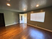 Photo - Beautiful, Spacious 3 Bedroom Property in ... Townhome