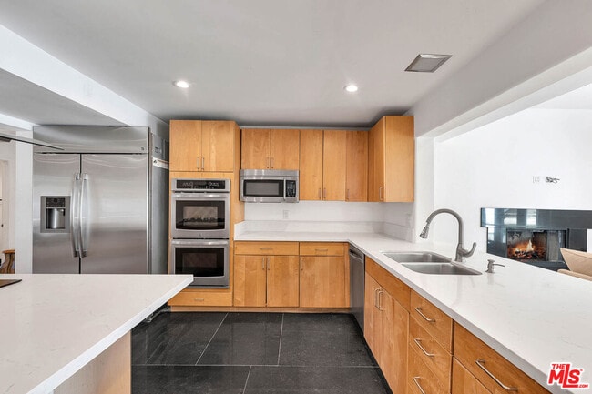 Photo - 5890 Fairhaven Ave