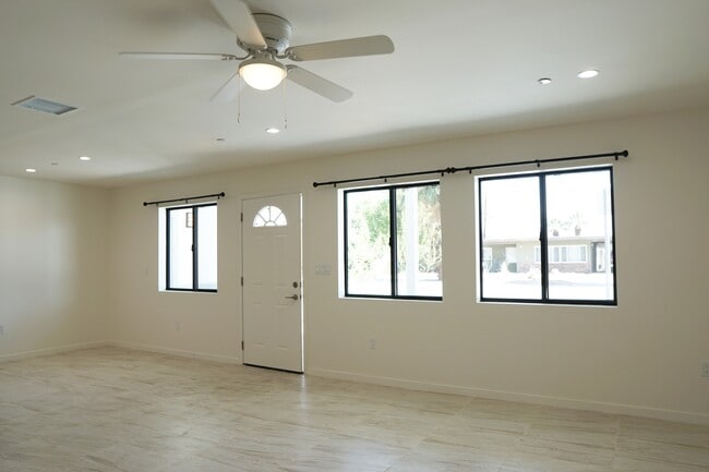 Photo - 517 S Mountain View Dr