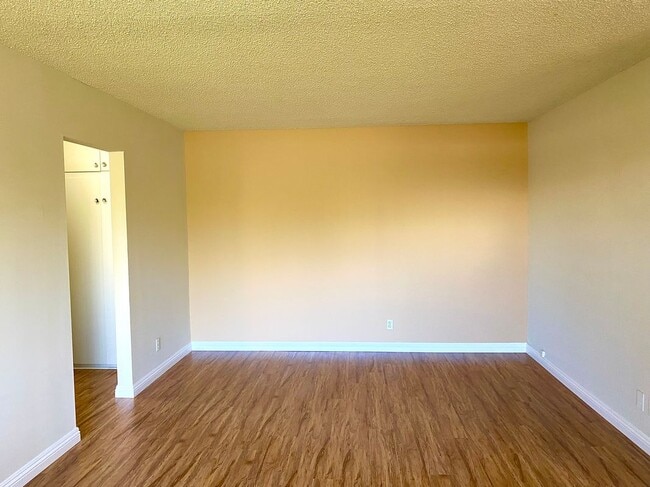 Photo - 5444 Sepulveda Blvd