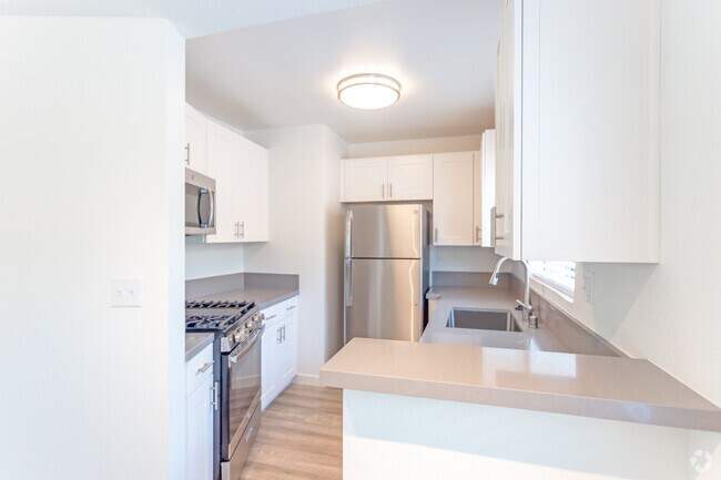 1BR,1BA- Kitchen - Sherman Apartments