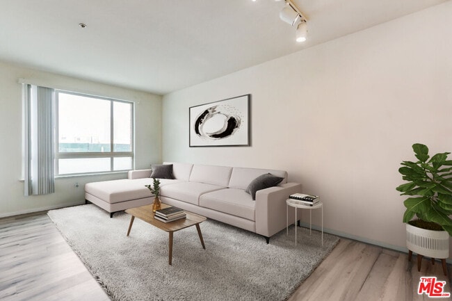 Building Photo - 100 S Alameda St Unit 112-112 Rental