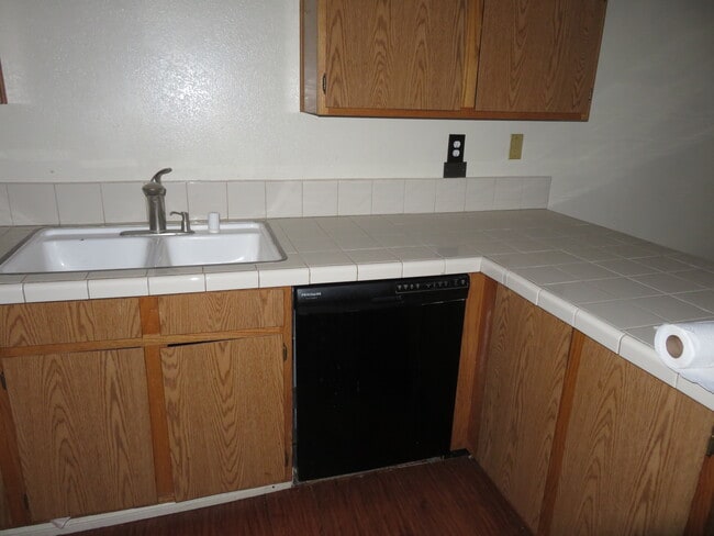 kitchen 2 - 751 Higgins Rd Unit 29