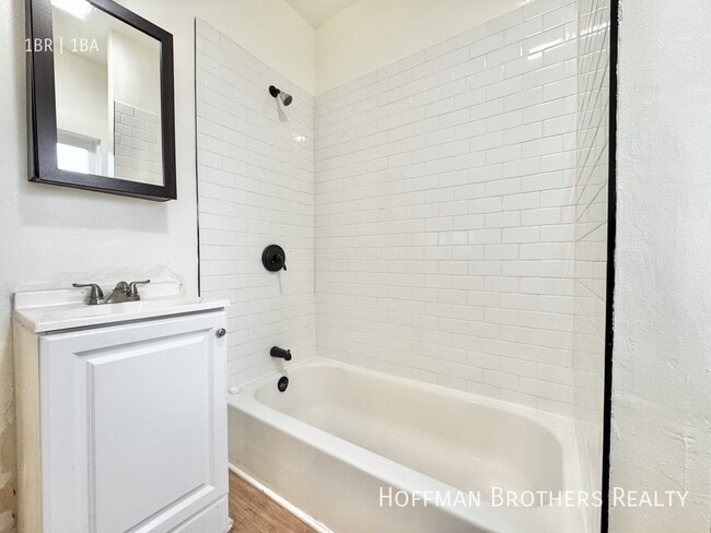 Photo - 2360 W Washington Blvd Unit 6