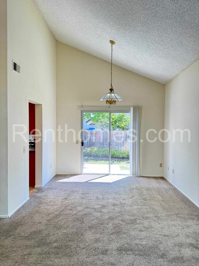 Photo - 10515 Carrington Dr