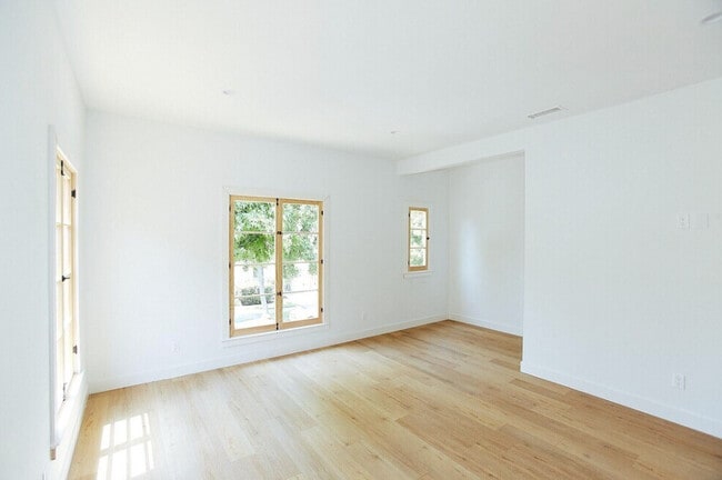 Photo - 428 N Orange Grove Ave