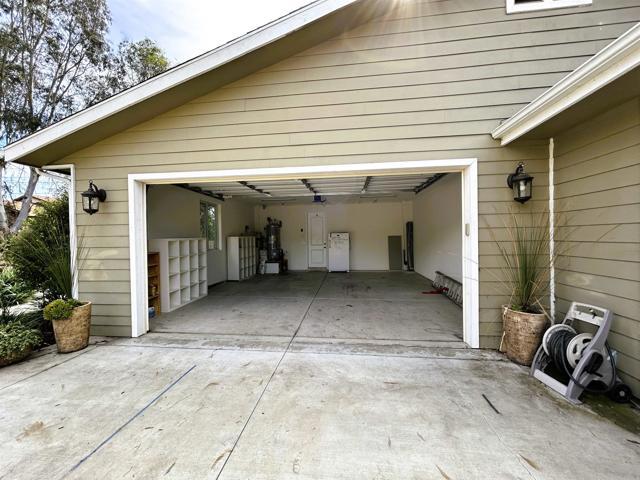 Photo - 2400 Kauana Loa Dr