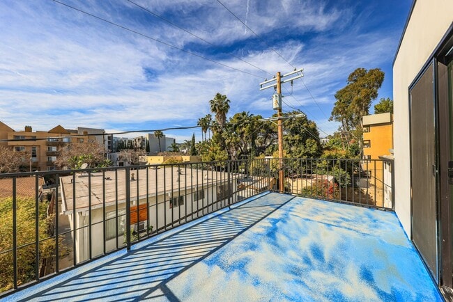 Photo - 1237 N Orange Dr Unit #1239 1/2