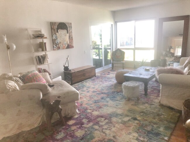 Photo - 3200 S Sepulveda Blvd Unit Master bed