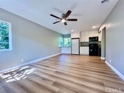 Photo - 835 E Howard St