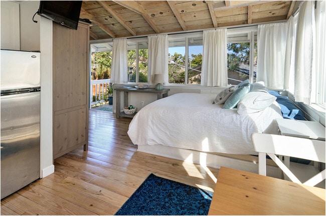 Photo - SPECTACULAR PEAK OCEAN VIEW STUDIO!