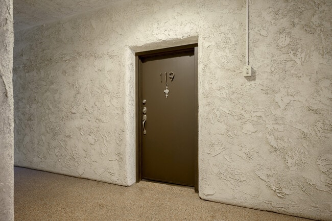 Photo - 323 N Jackson St