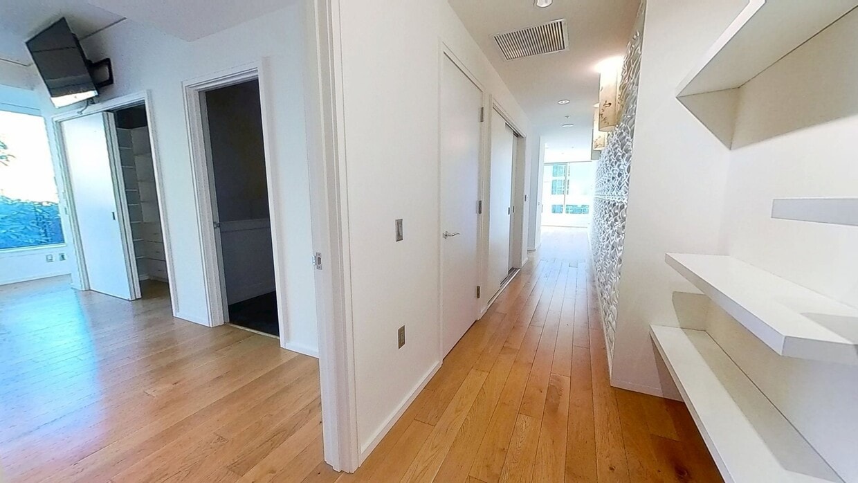 3D Tour - 1155 S Grand Ave Unit 817