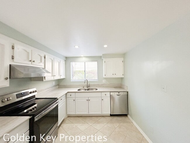 Photo - Welcome to this charming 2-bedroom, 2-bathroom downstairs end unit in Alta Mira in Carlsbad!!