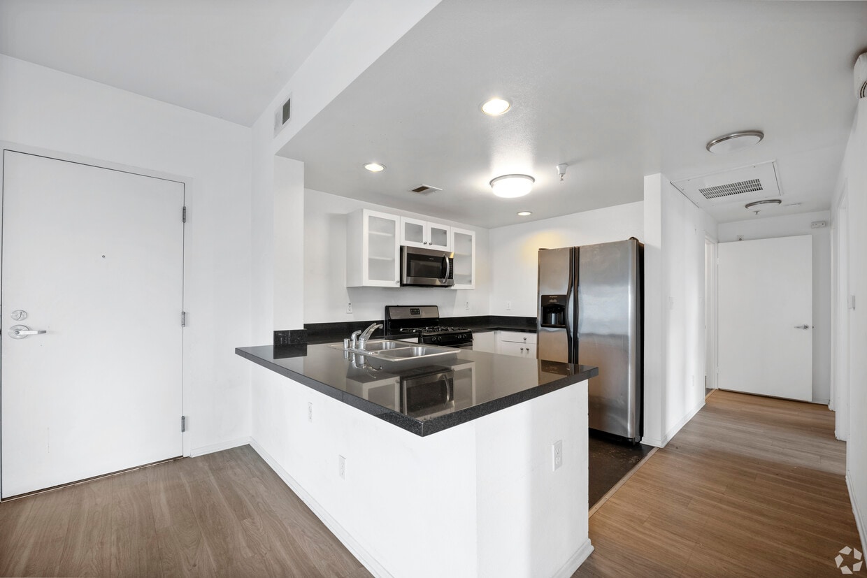 Floor Plan - 2 Bedroom 2 Bath w/Balcony