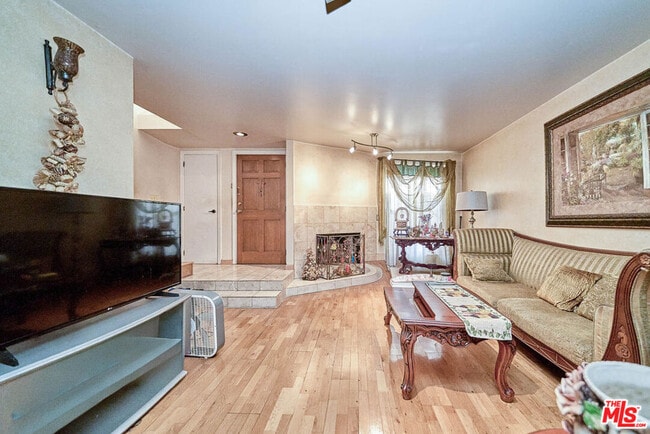 Photo - 219 N Isabel St