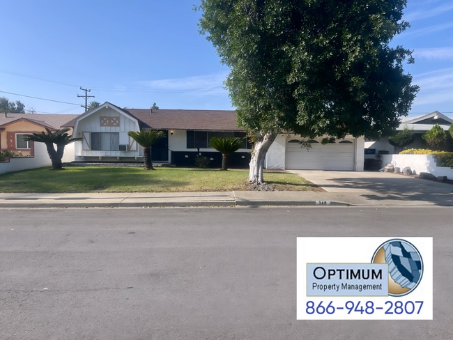 Building Photo - Summer-Ready Pool Home in Pomona