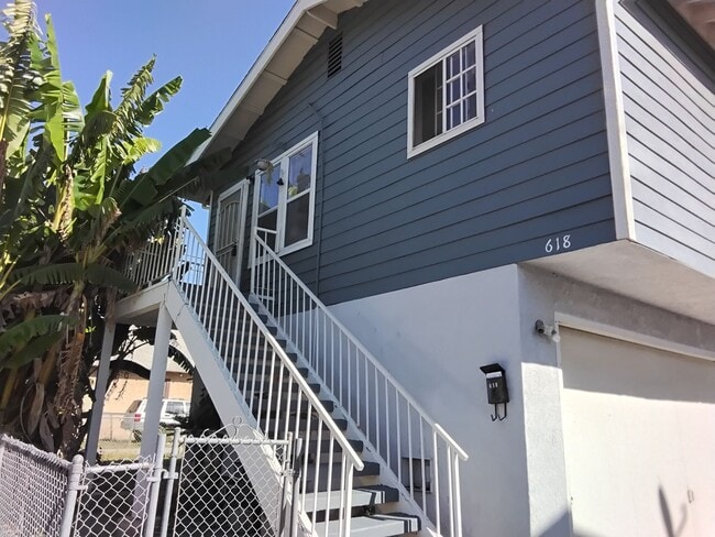 Building Photo - 618-622 Santa Clara St Unit 618